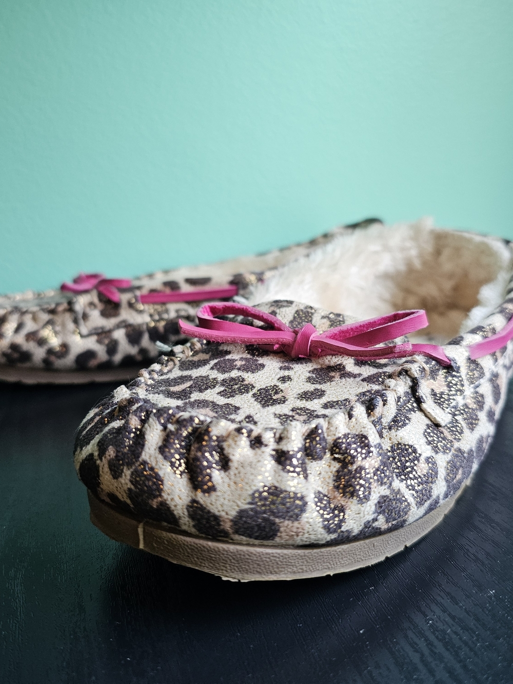 Airwalk Leopard Print Loafer Slippers with Pink Trim Yth5/Women's 6.5